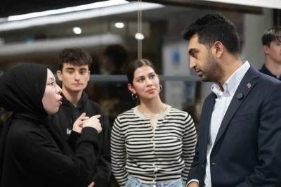 Başkan Bing&ouml;l Tuzla&rsquo;da gen&ccedil;lerle iftar sofrasında bir araya geldi
