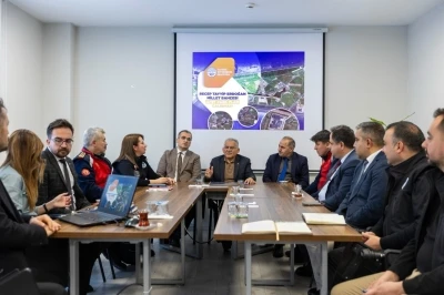 Başkan B&uuml;y&uuml;kkılı&ccedil;, afetlerde kullanılacak park alanlarına y&ouml;nelik toplantıya katıldı
