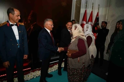 Başkan Büyükkılıç, Cumhuriyetin 102. yıl resepsiyonuna katıldı
