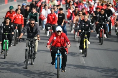 Başkan Büyükkılıç, ‘Cumhuriyetin Gücüyle Pedallıyoruz’ etkinliğine katıldı
