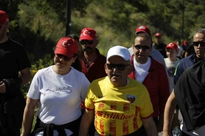Başkan B&uuml;y&uuml;kkılı&ccedil;, doğa y&uuml;r&uuml;y&uuml;ş&uuml;nde sporseverlerle bir araya geldi
