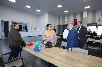 Başkan Büyükkılıç; Engelsiz Yaşam Merkezi’ni ziyaret etti
