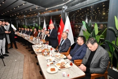 Başkan B&uuml;y&uuml;kkılı&ccedil; iftar sofralarında
