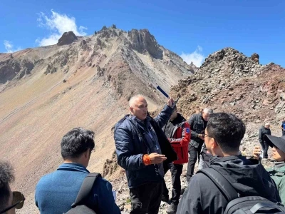 Başkan Büyükkılıç ile AFAD yetkililerin afet yetkililerinden afet risklerini azaltacak örnek proje değerlendirmesi
