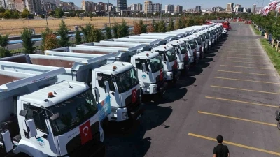 Başkan Büyükkılıç: &quot;Başkaları sanatçılara harcar, bizimkiler de şehrimizde hizmette harcarlar&quot;
