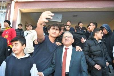 Başkan Büyükkılıç’tan müjde: Öğrencilere ulaşım kartı desteği
