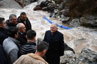 Başkan B&uuml;y&uuml;kkılı&ccedil;&rsquo;tan Yahyalı&rsquo;ya &rsquo;ge&ccedil;miş olsun&rsquo; ziyareti
