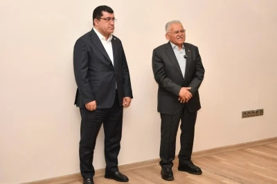 Başkan B&uuml;y&uuml;kkılı&ccedil;&rsquo;tan zorlu ma&ccedil; &ouml;ncesi Kayserispor&rsquo;a &lsquo;moral&rsquo; ziyareti
