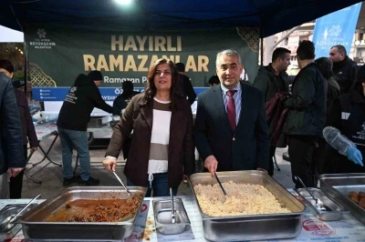 Başkan &Ccedil;er&ccedil;ioğlu, AD&Uuml; &ouml;ğrencileri ile iftarda bir araya geldi
