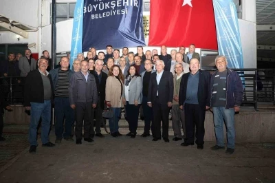 Başkan &Ccedil;er&ccedil;ioğlu Ko&ccedil;arlı&rsquo;da iftar sofrasında vatandaşlarla bir araya geldi
