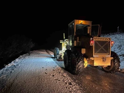 Başkan &Ccedil;er&ccedil;ioğlu: "Karla m&uuml;cadele &ccedil;alışmalarımız aralıksız devam ediyor"
