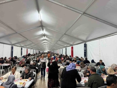 Başkan &Ccedil;er&ccedil;ioğlu Ramazan ayının bereketini Aydın&rsquo;ın d&ouml;rt bir yanına taşımayı s&uuml;rd&uuml;r&uuml;yor
