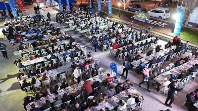 Başkan &Ccedil;er&ccedil;ioğlu vatandaşları iftar sofrasında buluşturdu
