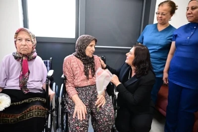 Başkan &Ccedil;er&ccedil;ioğlu, yaşlı &ccedil;ınarların yanında
