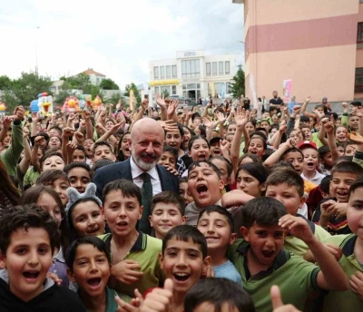 Başkan Çolakbayrakdar: &quot;Evlatlarımızı mutlu etmek için çalışıyoruz&quot;
