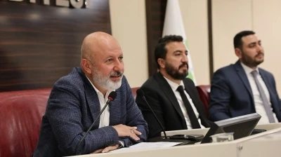 Başkan Çolakbayrakdar: &quot;Hızla büyüyen ilçemize yatırım yapan, kazançlı çıkacak&quot;
