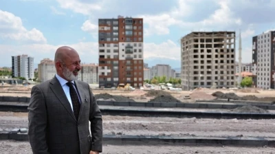 Başkan &Ccedil;olakbayrakdar: "Kentsel d&ouml;n&uuml;ş&uuml;mle birlikte yaşam alanlarını da inşa ediyoruz"
