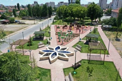 Başkan Çolakbayrakdar: &quot;Kişi başına 17,60 metrekare yeşil alan, 530 park ve 965 bin ağaçla geleceğe nefes, şehre oksijen&quot;
