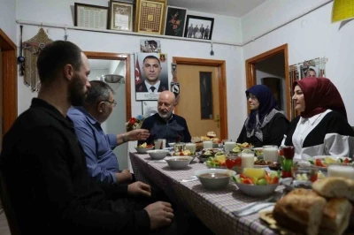 Başkan &Ccedil;olakbayrakdar: "Ramazan&rsquo;ın bereketiyle &ccedil;alınmadık kapı, girilmedik g&ouml;n&uuml;l bırakmadık"
