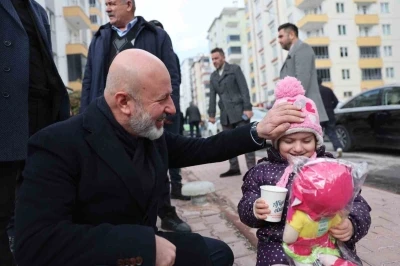 Başkan &Ccedil;olakbayrakdar: "Soğuk g&uuml;nlerde g&ouml;n&uuml;lleri ısıtıyoruz"
