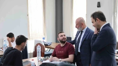 Başkan &Ccedil;olakbayrakdar, sınava girecek &ouml;ğrencilere başarılar diledi
