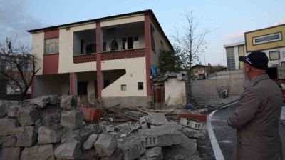 Başkan Çolakbayrakdar Uğurevler’de: &quot;Geleceğin modern mahallesini inşa ediyoruz&quot;
