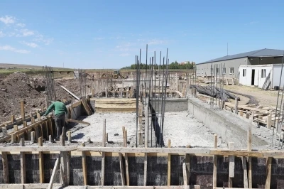 Başkan Demir’den yapımı süren Galericiler sitesi için müjde
