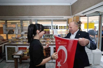 Başkan Demirçalı:&quot; Bayrağımız, birlik ve beraberliğimizin en güçlü simgesidir&quot;
