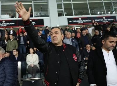 Başkan Dere: "Umutsuzluğa kapılmak ya da geri adım atmak yok"

