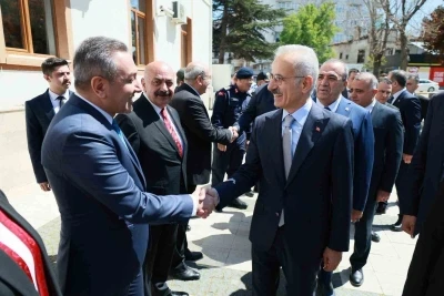 Başkan Dere, Sungurlu&rsquo;nun ulaşım ihtiya&ccedil;larını Bakan Uraloğlu&rsquo;na iletti
