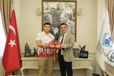 Başkan Dökmeci, &quot;Milli sporcumuz Doğan Kılıç bizi gururlandırdı&quot;
