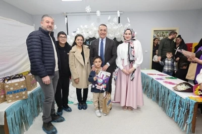 Başkan Dursun &ccedil;ocukların karne heyecanını paylaştı
