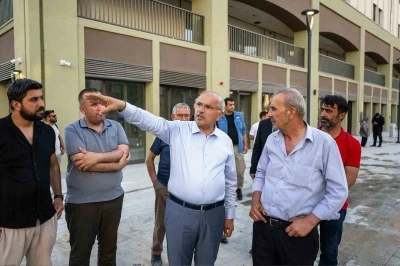 Başkan Er &ccedil;arşı merkezinde incelemelerde bulundu
