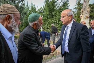 Başkan Er’den yaşlılara Şanlıurfa seyahati sözü
