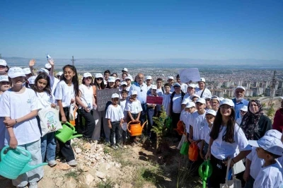 Başkan Er: "Daha yeşil ve yaşanabilir bir Malatya i&ccedil;in &ccedil;alışıyoruz"
