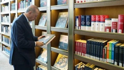 Başkan Erdoğan, AK K&uuml;t&uuml;phane'yi ziyaret etti