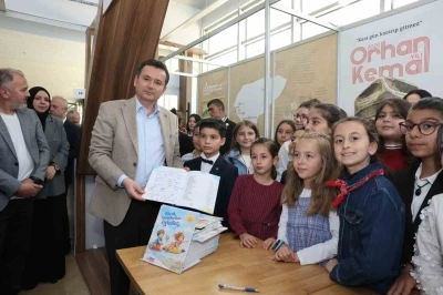 Başkan Erkan Aydın Bursa 23. Kitap Fuarı&rsquo;nda &ccedil;ocuk yazarlarla buluştu
