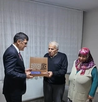 Başkan Ey&uuml;p Kahveci&rsquo;den şehit polis Alaattin &Ouml;zdemir&rsquo;in ailesine ziyaret
