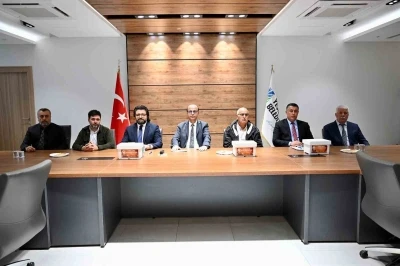 Başkan Geçit, &quot;Ana Arı Yetiştirme&quot; kursunu tamamlayan kursiyerleri ağırladı
