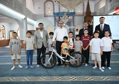 Başkan Ge&ccedil;it, " Rotamız Cami neşesi" etkinliğinde &ccedil;ocukların coşkusuna ortak oldu
