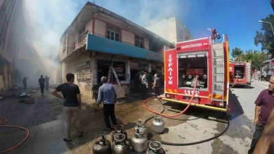 Başkan Halla&ccedil;&rsquo;tan Adeviye Bulvarı&rsquo;ndaki yangınla ilgili a&ccedil;ıklama
