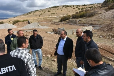 Başkan Hamamcı Oklubalı’nda yapılan çalışmaları yerinde inceledi
