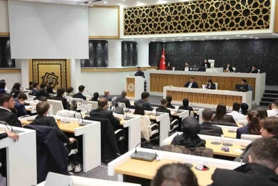 Başkan Kavuş, geleceğin siyaset&ccedil;ileri ve b&uuml;rokratlarıyla buluştu