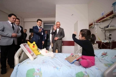 Başkan Kavuş Şivliliğe &ccedil;ıkamayan &ccedil;ocukları unutmadı
