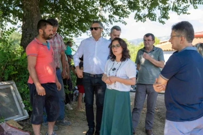 Başkan K&ouml;ksal Aras yangında evleri zarar g&ouml;ren aileyi ziyaret etti
