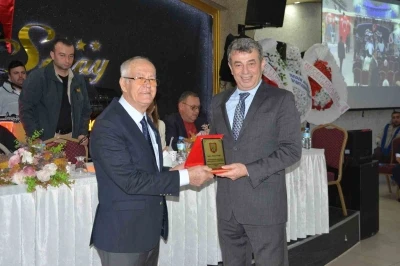 Başkan K&uuml;nkc&uuml;: "H&uuml;sn&uuml; başkanımıza sıkılan kurşun, birlik ve beraberliğimize sıkılmıştır"
