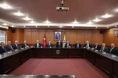 Başkan Memet Aslan OSB&Uuml;K zirvesi i&ccedil;in Trabzon&rsquo;da
