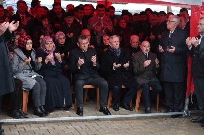Başkan Mustafa Bozbey&rsquo;den deprem b&ouml;lgesine ziyaret
