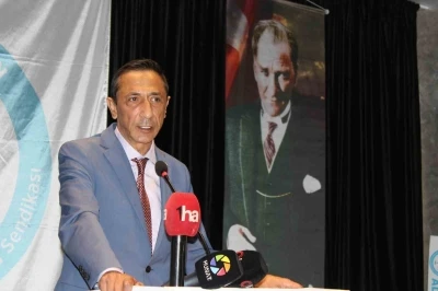 Başkan Özat: &quot;Bizim tek gündemimiz eğitim çalışanlarının haklarını savunmak&quot;
