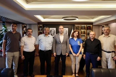 Başkan &Ouml;zdemir&rsquo;e UCLG &uuml;yeliği sonrası tebrik ziyaretleri s&uuml;r&uuml;yor
